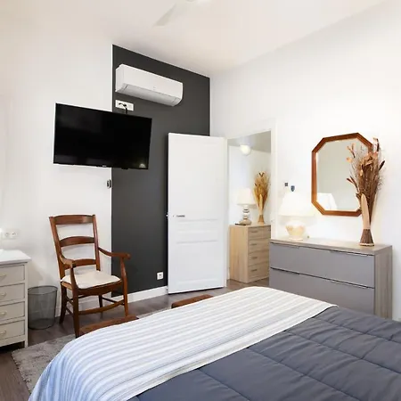 Maison Chateaudun - Clim, Terrasse & Garage Prive 아파트