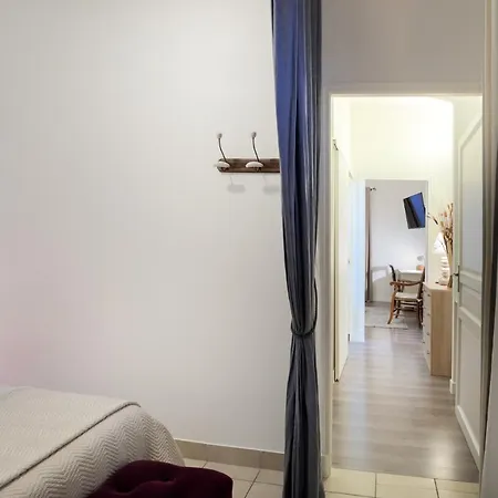 Maison Chateaudun - Clim, Terrasse & Garage Prive 아파트