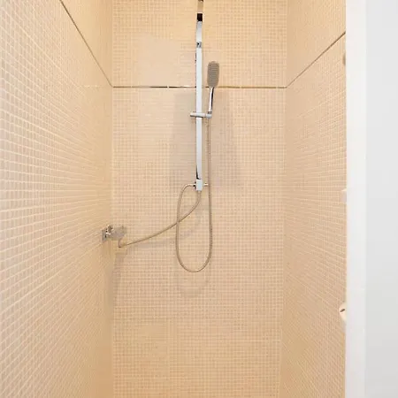 Maison Chateaudun - Clim, Terrasse & Garage Prive *