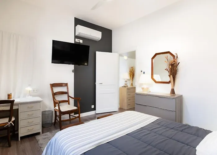 Maison Chateaudun - Clim, Terrasse & Garage Prive 公寓