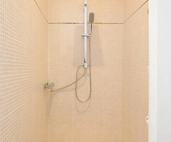 Maison Chateaudun - Clim, Terrasse & Garage Prive *